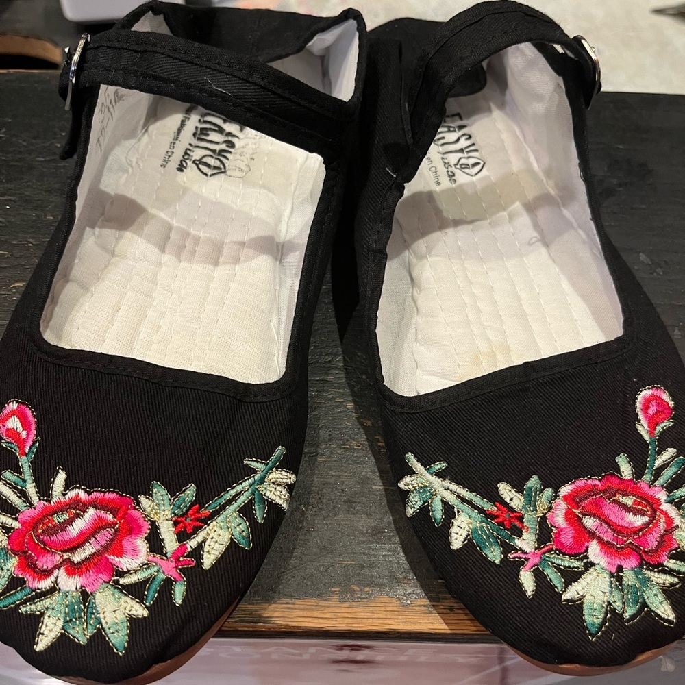 Womens china doll shoes size 36 china